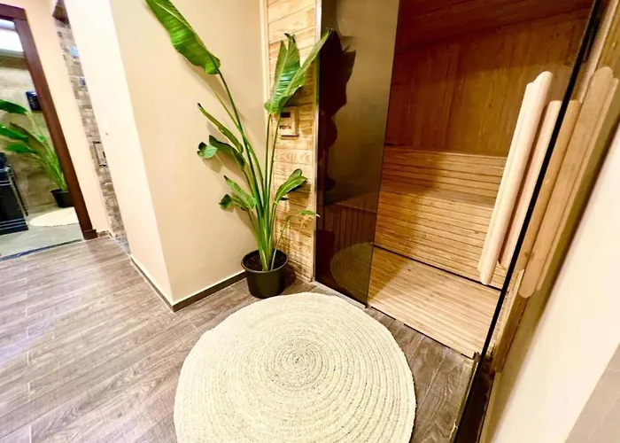 Daire - - Sleeps 6 - Pool - Parking *
